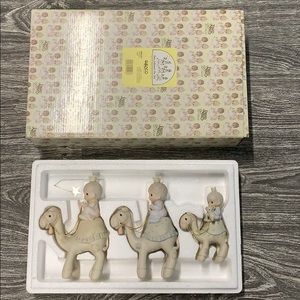 Precious Moments “They Followed the Star” Nativity